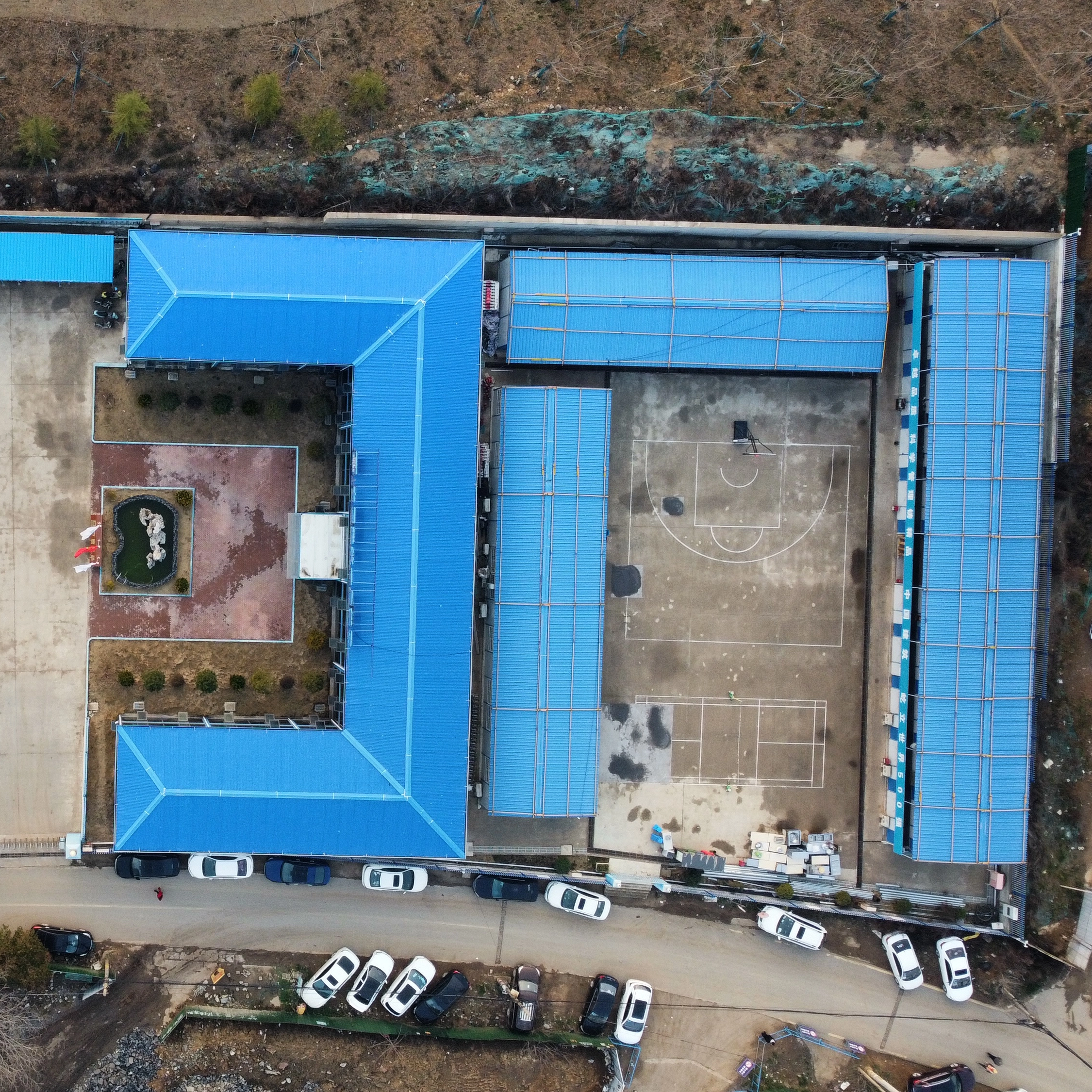 Prefab house final assembly process